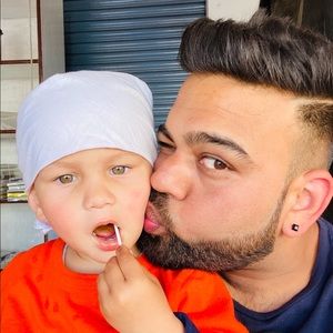 Meet your Posher, Davinder